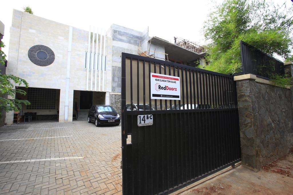 Hotel Reddoorz Near Cilandak Town Square Yakarta Exterior foto