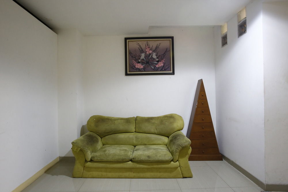 Hotel Reddoorz Near Cilandak Town Square Yakarta Exterior foto