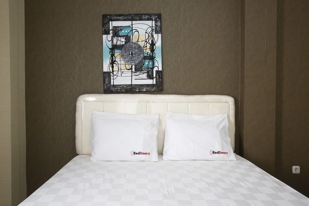 Hotel Reddoorz Near Cilandak Town Square Yakarta Exterior foto