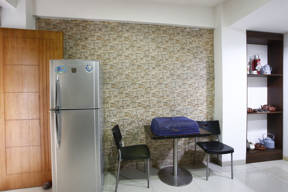 Hotel Reddoorz Near Cilandak Town Square Yakarta Exterior foto