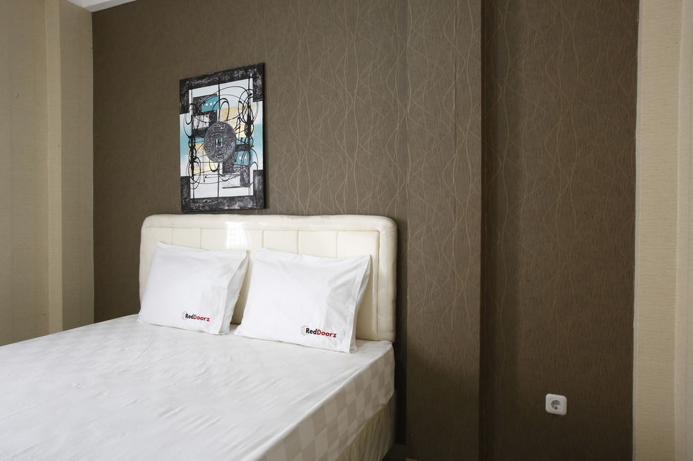 Hotel Reddoorz Near Cilandak Town Square Yakarta Exterior foto