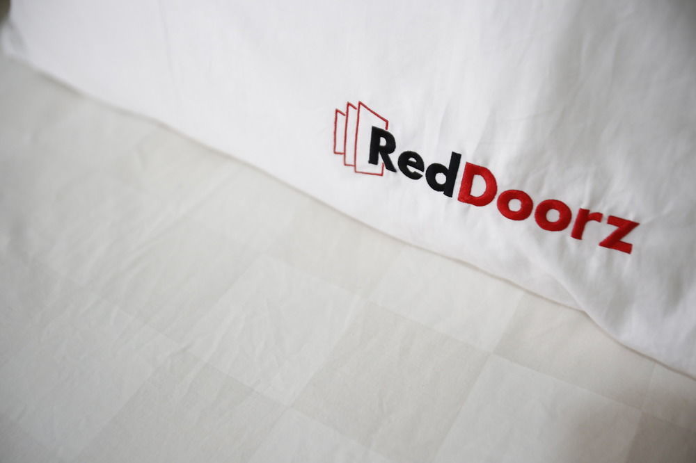 Hotel Reddoorz Near Cilandak Town Square Yakarta Exterior foto